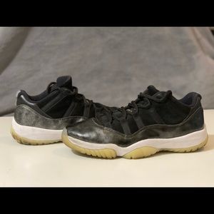 Size 10 - Jordan 11 Retro Low Barons 2017